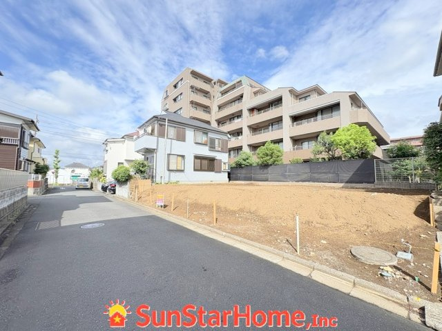 【サンスターホーム】羽村市栄町2丁目　売地の前面道路含む現地写真
