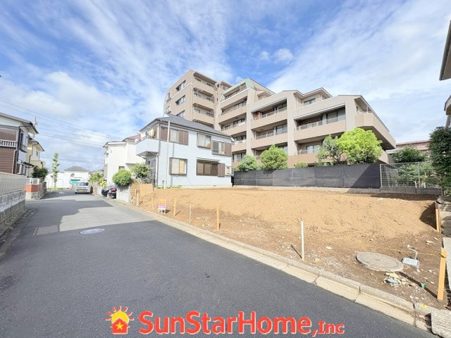 【サンスターホーム】羽村市栄町2丁目　売地の前面道路含む現地写真