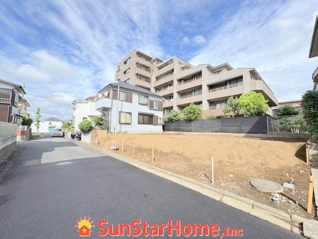 【サンスターホーム】羽村市栄町2丁目　売地の前面道路含む現地写真
