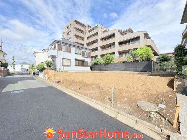 【サンスターホーム】羽村市栄町2丁目　売地の前面道路含む現地写真