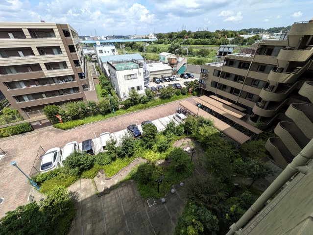 新横浜からちょっとズレるとこんなに違う！【ルイシャトレ新横浜ガーデンスクウェア】の駐車場