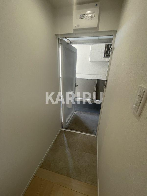 五條ハイツの玄関