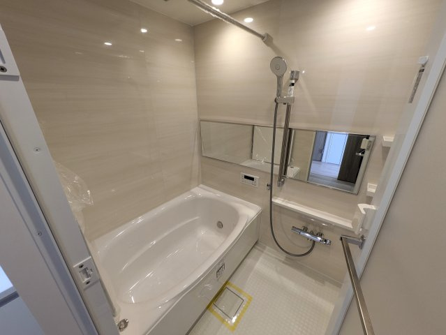 ペットと住まうリノベの【三ツ沢パーク・ホームズ参番館】の浴室|コンパクトで使いやすいお風呂です