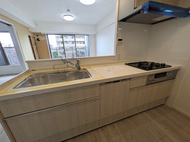 ペットと住まうリノベの【三ツ沢パーク・ホームズ参番館】のキッチン|お料理しやすいキッチンです