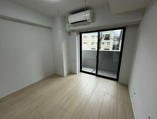 さいたま市浦和区北浦和１丁目の賃貸マンションの居間・リビング