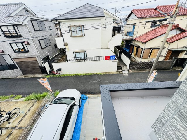 市川市大和田５丁目新築戸建【鶴指小学校：7分】の展望|バルコニーより道路側眺望・南西側道路につき日当たり良好♪