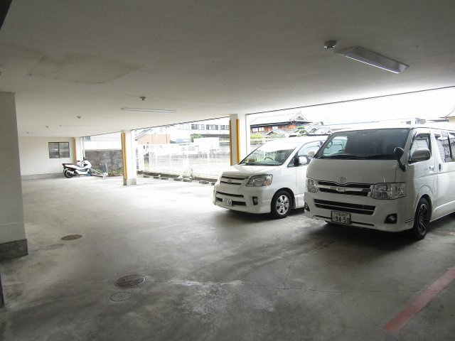 リヴェール郡の駐車場