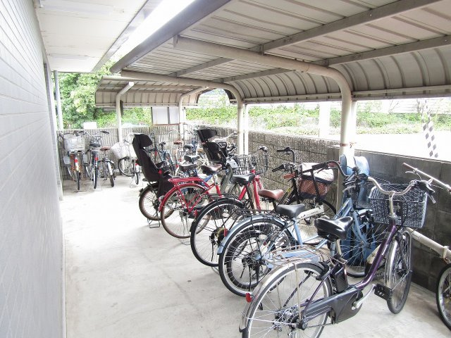 リヴェール郡の周辺