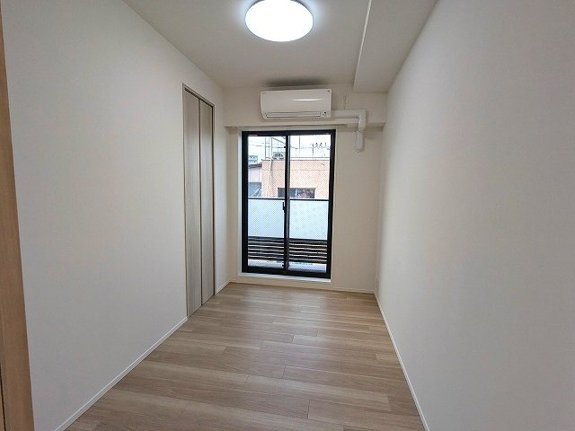 Dimus根岸のその他共用部分|4帖洋室、インターネット無料、リビング各洋室にエアコンと照明付、リビングと各洋室はバルコニーに面した開放感あるお部屋です