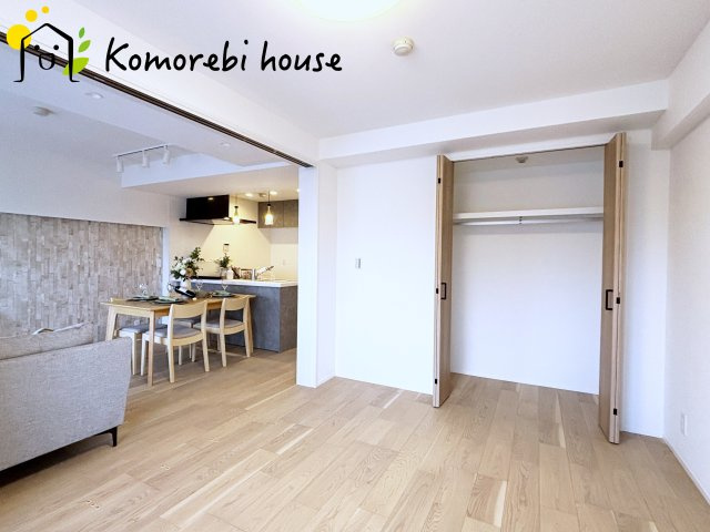 ベルヴィル大宮Aの洋室| 引き戸を開けるとLDKと繋がる洋室です