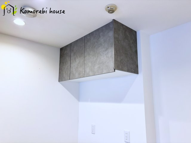 ベルヴィル大宮Aの収納|キッチン背面の上部にも収納があります