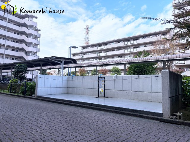 ベルヴィル大宮Aのその他|広々したゴミ捨て場です