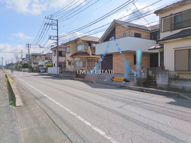 越谷市千間台東3丁目 新築分譲住宅の前面道路含む現地写真