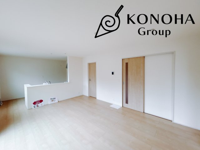 【新築戸建】前橋茂木町第3の居間・リビング|これから長く住むお家のリビングには毎日気持ちのいい日差しが差し込みます。ポカポカ日向ぼっこをしながらお昼寝をするのもいいですね♪明るいリビングに気分も晴れやかに♪