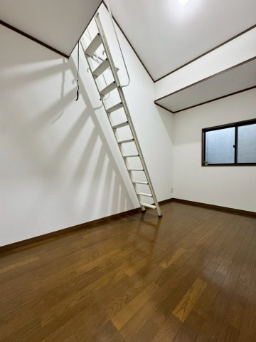 守口市大日町2丁目の洋室