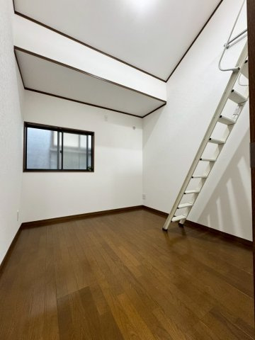 守口市大日町2丁目の洋室