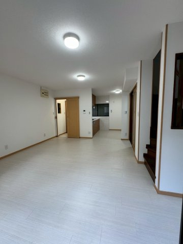 守口市大日町2丁目の居間・リビング