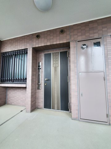 ライオンズヴィアーレ吉川の玄関|落ち着いた玄関です