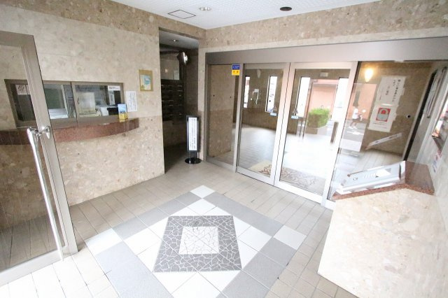 ライオンズヴィアーレ吉川のエントランス|エントランスです