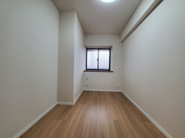 ライオンズヴィアーレ吉川の洋室|スタンダードな洋室です