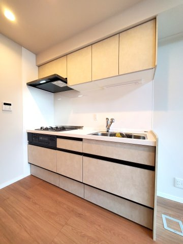 ライオンズヴィアーレ吉川のキッチン|内装の主役　キッチンです