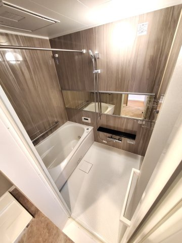 ライオンズヴィアーレ吉川の浴室|梅雨の時期は大活躍の浴室乾燥機！家族の数だけ増える洗濯物もしっかり乾かせます