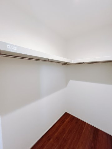 【新築戸建】前橋茂木町第3の収納|大容量のＷＩＣです！お洋服はもちろん、使わなくなった家具や場所を取りがちな旅行用のスーツケースなどもしまえます。また、厚手のコートをしまっても充分な広さを堪能できるプランです♪