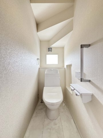 1階、2階に温水洗浄暖房便座