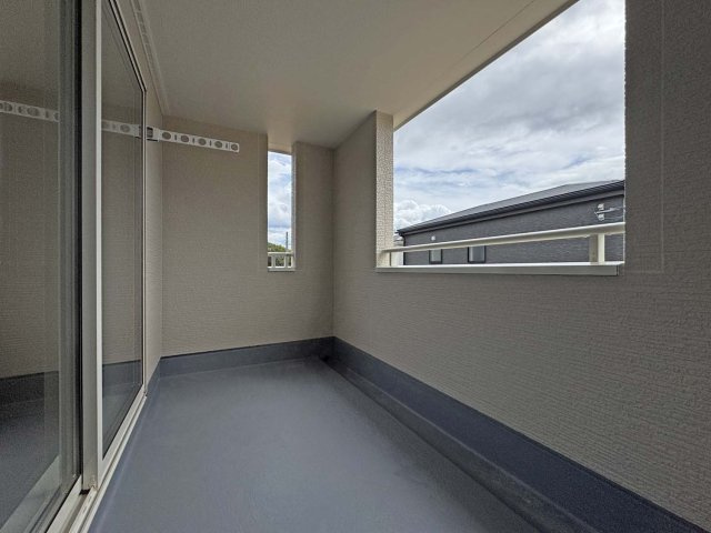 雨の日も安心！インナーバルコニー
物干しだけでなく、趣味など様々な用途に活躍します