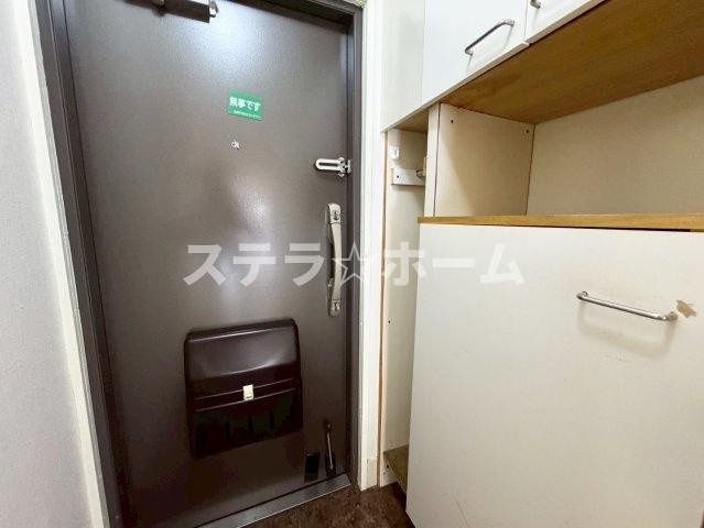 日興千里台スカイタウンB棟の玄関|明るい玄関です