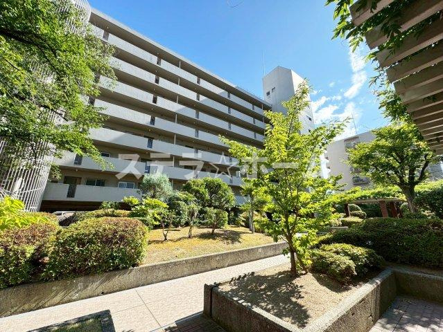 日興千里台スカイタウンB棟の外観|外観は落ち着いています