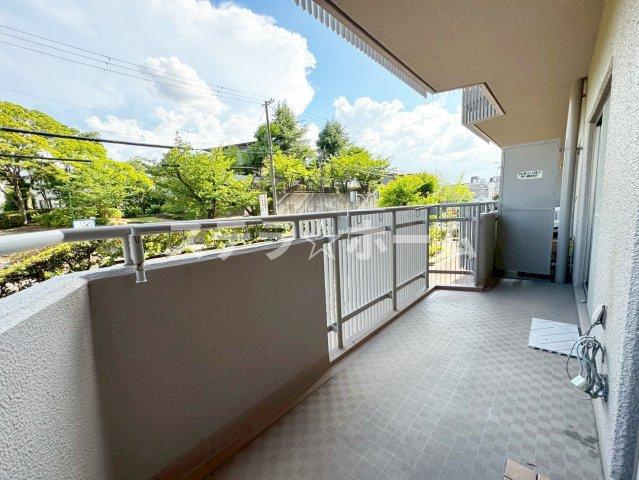日興千里台スカイタウンB棟のバルコニー|広々としたバルコニーです