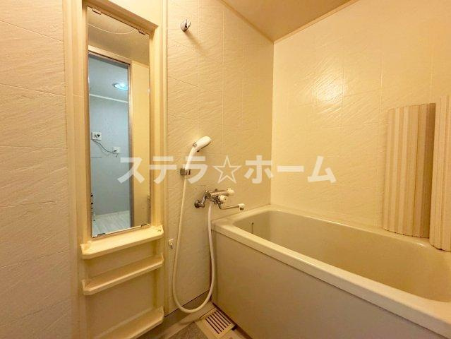 日興千里台スカイタウンB棟の浴室|コンパクトで使いやすいお風呂です