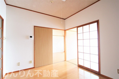 【居間・リビング】 | 第3みずほビルディング | ゆったり過ごせる居間です