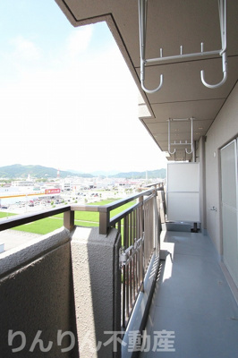 【バルコニー】 | 第3みずほビルディング | お洗濯にも便利なバルコニー付き
