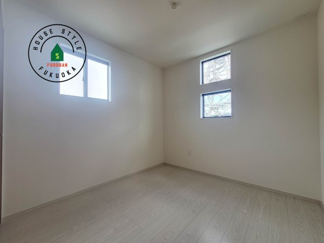 福岡市城南区樋井川7丁目第2-4棟（1号棟）の洋室|採光良好な洋室は全居室、複層ガラスの遮熱効果と断熱効果で、一年中快適に過ごせます。