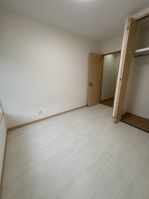 【洋室】 | 寝屋川市堀溝北町貸家