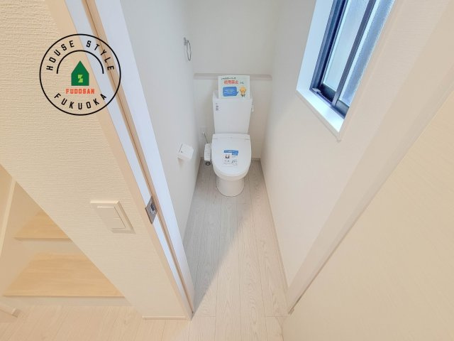 福岡市城南区樋井川7丁目第2-4棟（3号棟）のトイレ|温水洗浄便座を完備しております。2ヶ所にトイレがあるのは朝の慌ただしい時間も安心です。