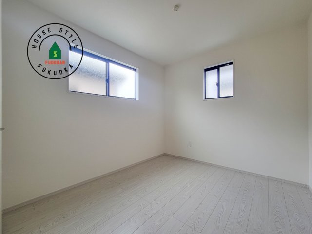 福岡市城南区樋井川7丁目第2-4棟（3号棟）の子供部屋|穏やかな光が差し込む室内には、穏やかな時間が流れます。