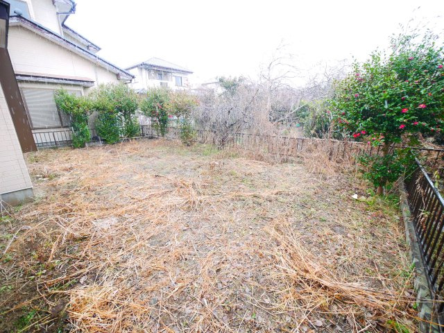 東金市大沼田　中古戸建の庭|内外装リフォーム済み令和8年1月 平成7年4月築 ３DK  裏庭で菜園BBQが可能です。閑静な分譲地