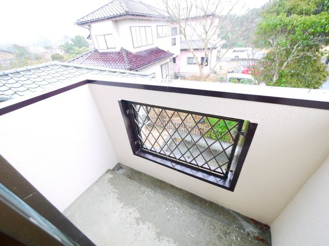 東金市大沼田　中古戸建のバルコニー|内外装リフォーム済み令和8年1月 平成7年4月築 ３DK  裏庭で菜園BBQが可能です。閑静な分譲地