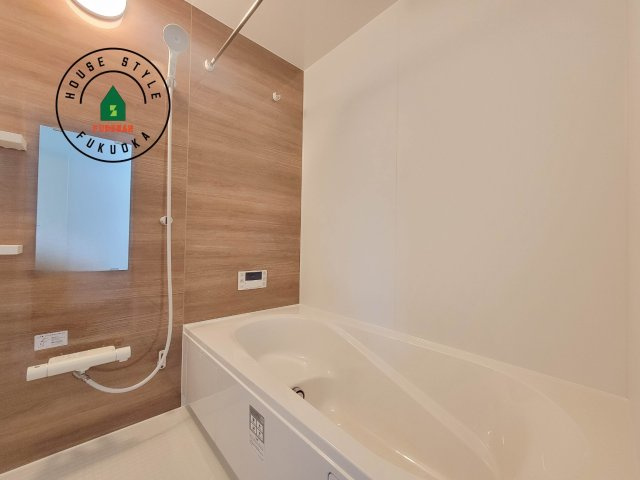 福岡市城南区樋井川7丁目第2-4棟（4号棟）の浴室|1日の疲れを癒してくれる広々バスルーム。雨の日のお洗濯にも大活躍な浴室乾燥機付です！