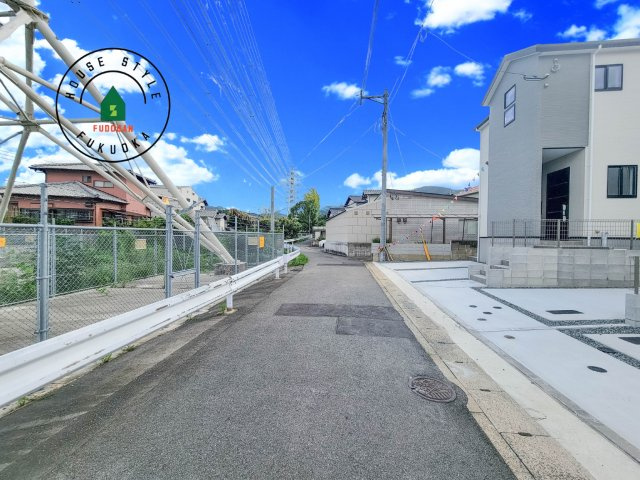 福岡市城南区樋井川7丁目第2-4棟（4号棟）の前面道路含む現地写真|前面道路です。