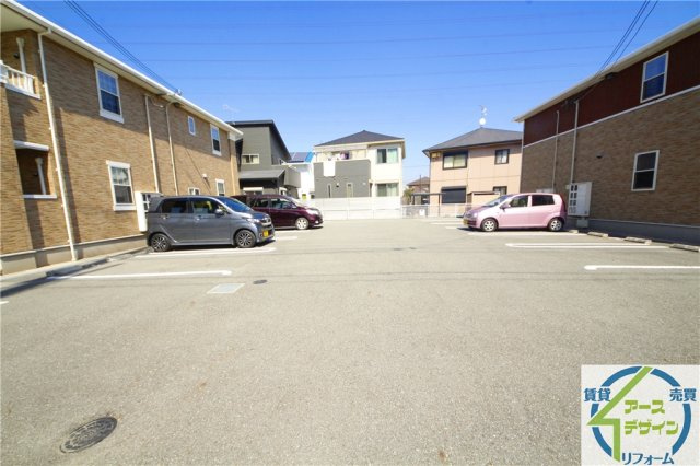 シャン・ド・フルールⅠの駐車場|※類似部屋