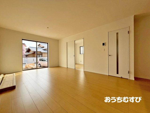 春日井市東神明町（全1棟）の居間・リビング