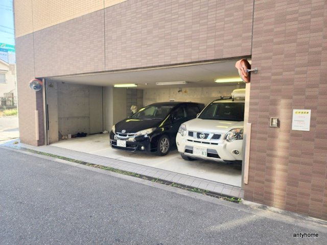 KAISEI本町東　仲介手数料無料の駐車場