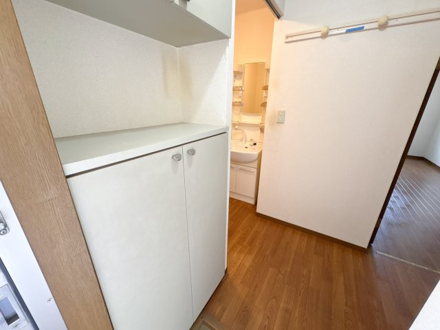 エステートピア学園前の玄関