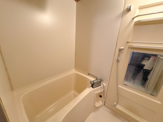 エステートピア学園前の浴室