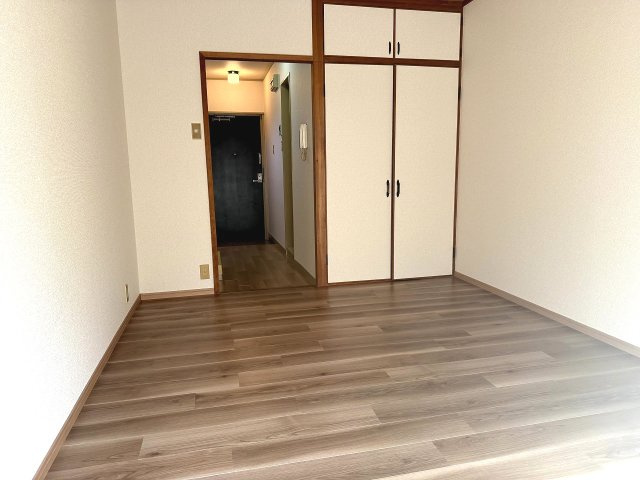 サンライフ伊川谷の洋室