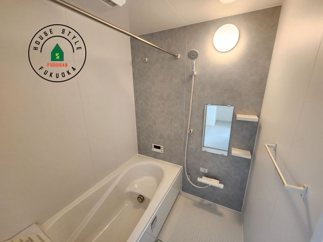 福岡市西区太郎丸2丁目第2-1棟（1号棟）の浴室|1日の疲れを癒してくれる広々バスルーム。雨の日のお洗濯にも大活躍な浴室乾燥機付です！